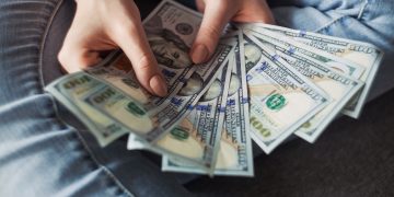 Wanneer krijg je provisie? Provisie op je salaris. Geld. Salaris