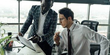 De 3 beste voorbeelden van acquisitie! Wat is acquisitie?