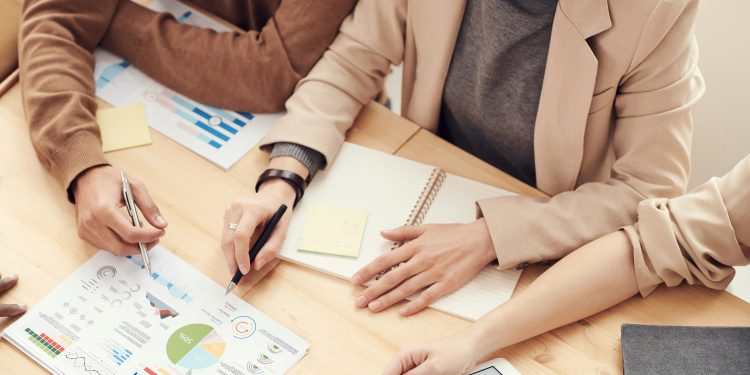 De 3 beste voorbeelden van acquisitie! Wat is acquisitie?